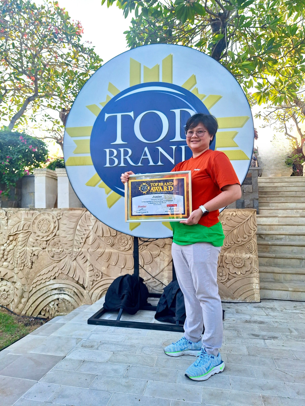 Konsisten Jaga Kualitas Produk, Pasir Kucing Junior Raih TOP Brand Award 2024